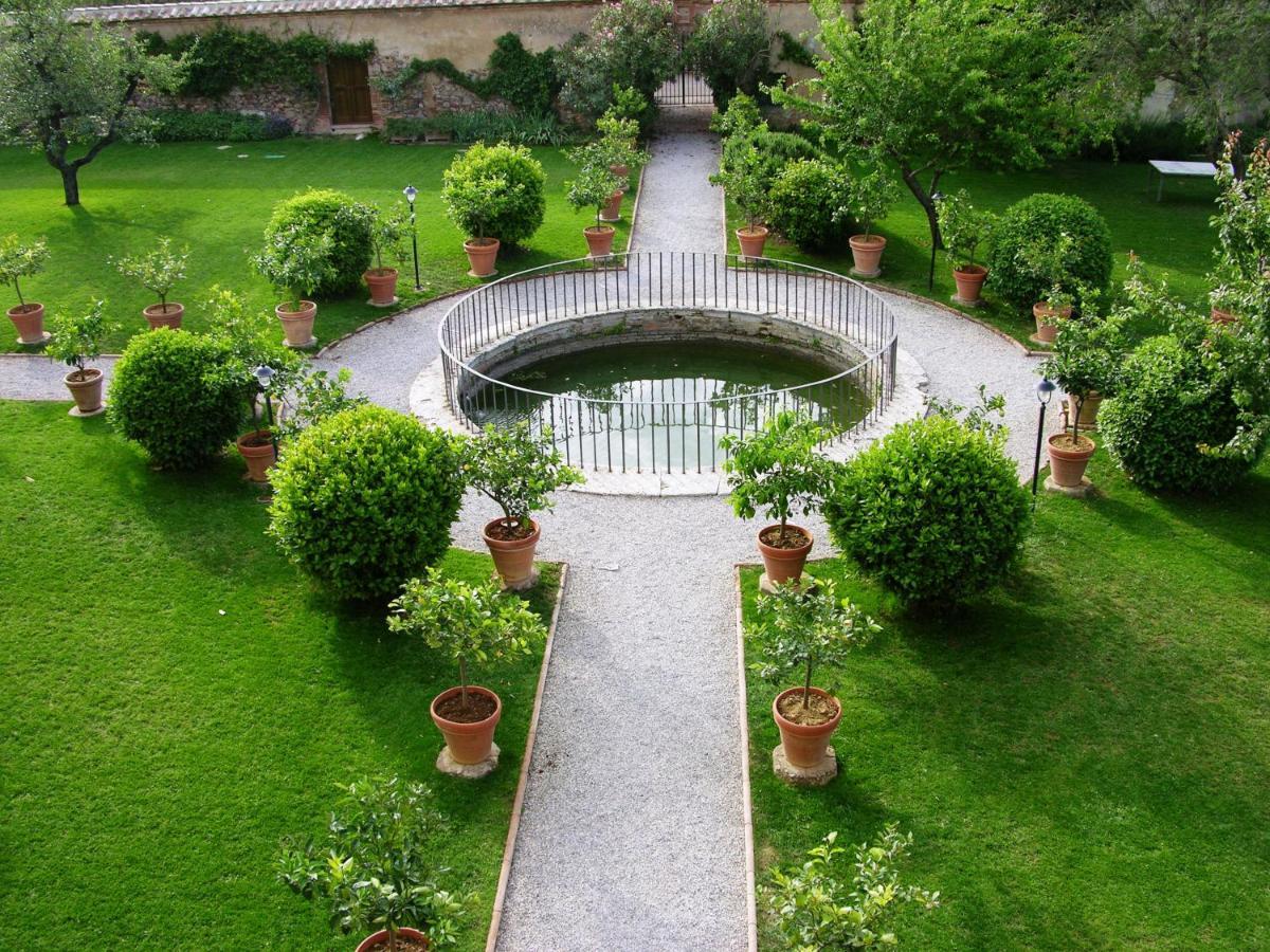 Vakantieboerderij Monastero Sant'anna In Camprena *