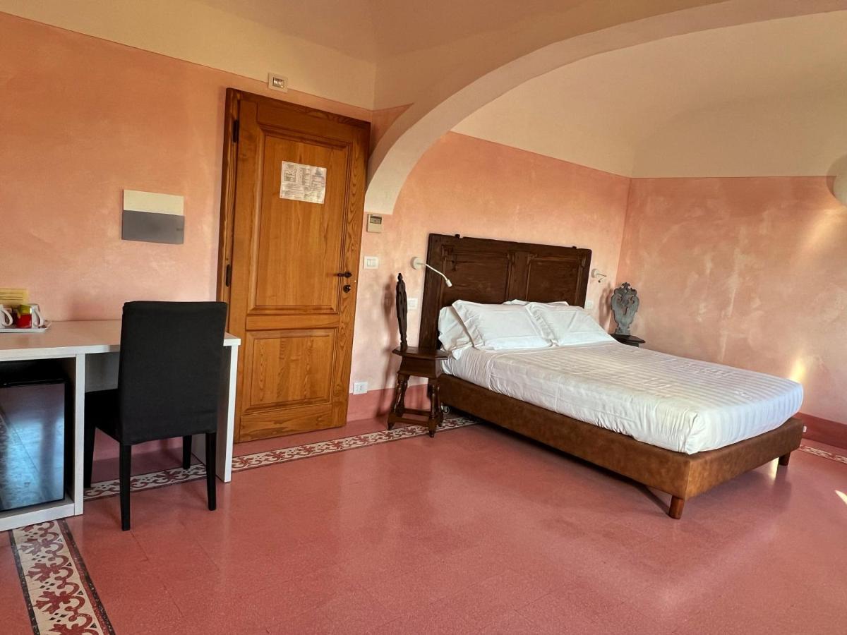 Monastero Sant'anna In Camprena Vakantieboerderij *
